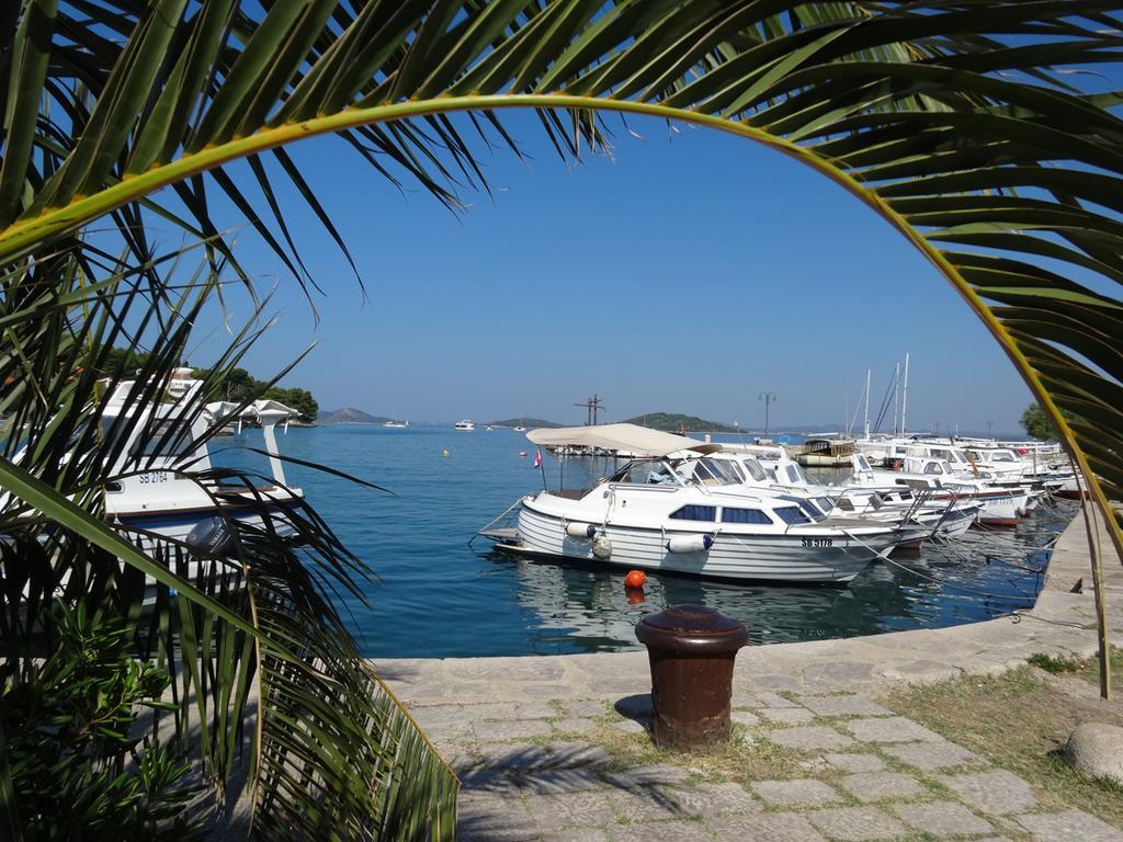 D House Authentic Zlarin House, Relaxing Courtyard And Terrace Villa Exterior foto